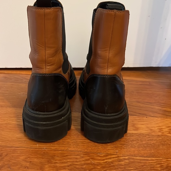 Marc Fisher Lug Sole bootie - Picture 5 of 8